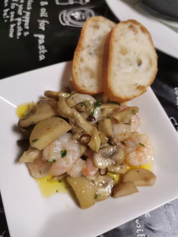 キノコとエビのアヒージョ｜Ajillo de Setas con Gambas